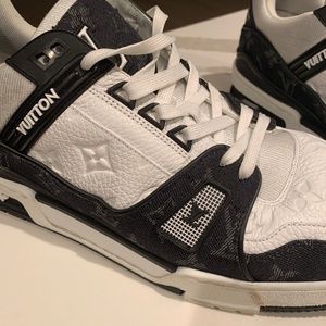 LV Mens Trainer Sneakers
